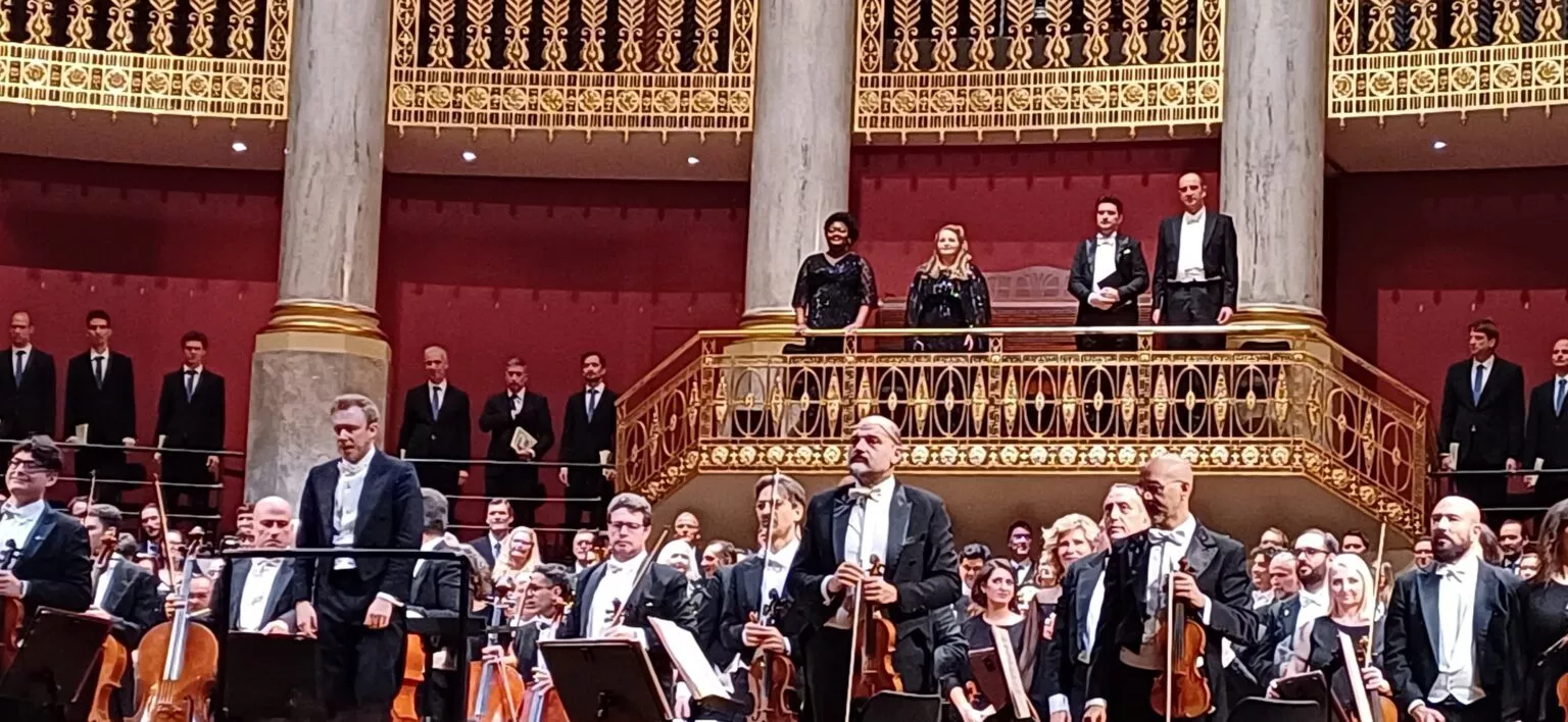 Daniel Harding, Chor, Orchester und SolistInnen nach Verdis "Messa da requiem" im Wiener Konzerthaus © Thomas Rauchenwald